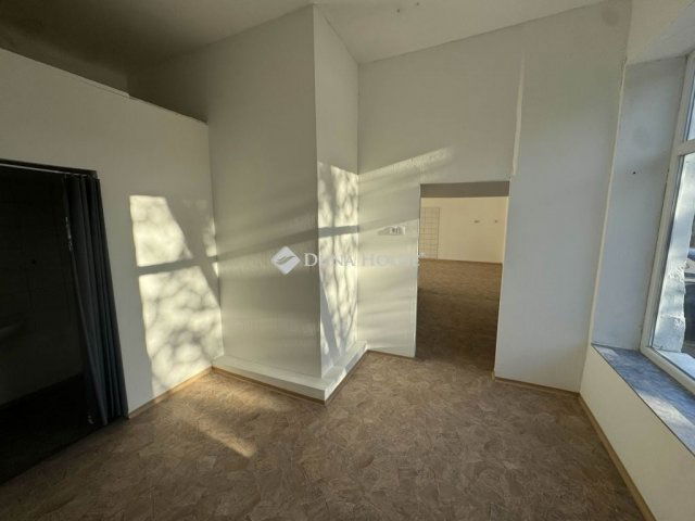 Eladó téglalakás, Budapesten, XX. kerületben 40 M Ft, 1 szobás