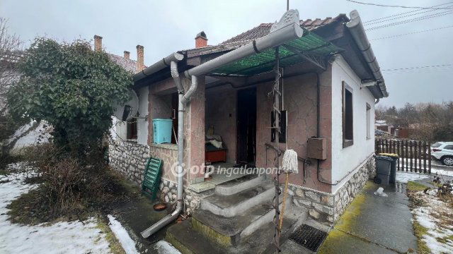 Eladó családi ház, Kácson 22.9 M Ft, 3 szobás
