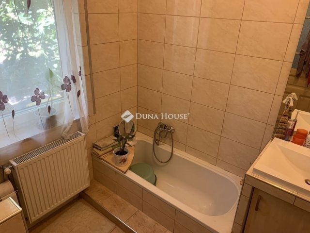 Eladó családi ház, Budapesten, XVIII. kerületben 74.99 M Ft