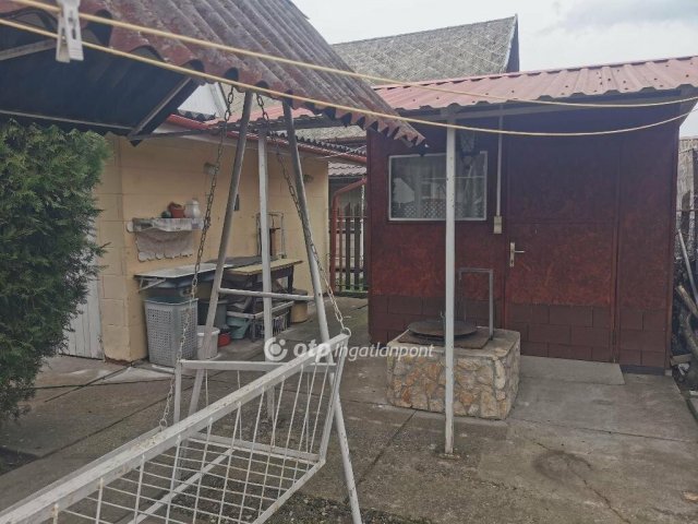 Eladó nyaraló, Tiszaföldváron 21.99 M Ft, 1 szobás