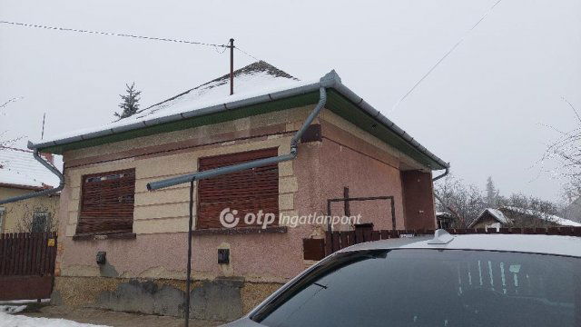 Eladó családi ház, Túrkevén 8.6 M Ft, 2 szobás