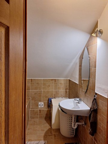 Eladó családi ház, Gödöllőn 222 M Ft, 7 szobás