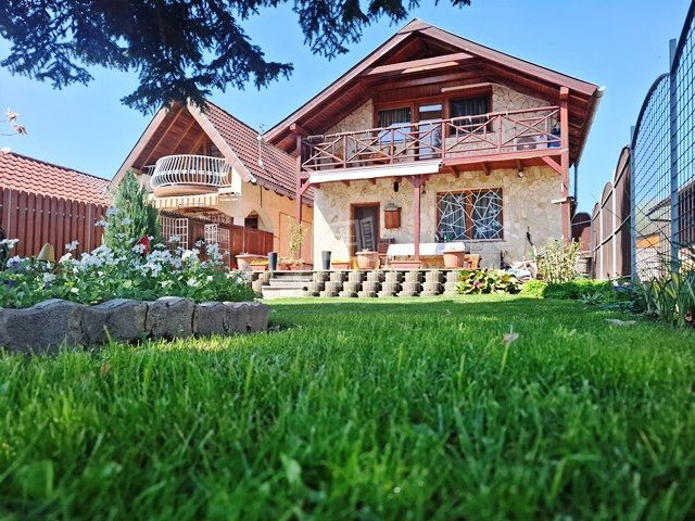 Eladó családi ház, Szigetcsépen 114.9 M Ft, 3 szobás