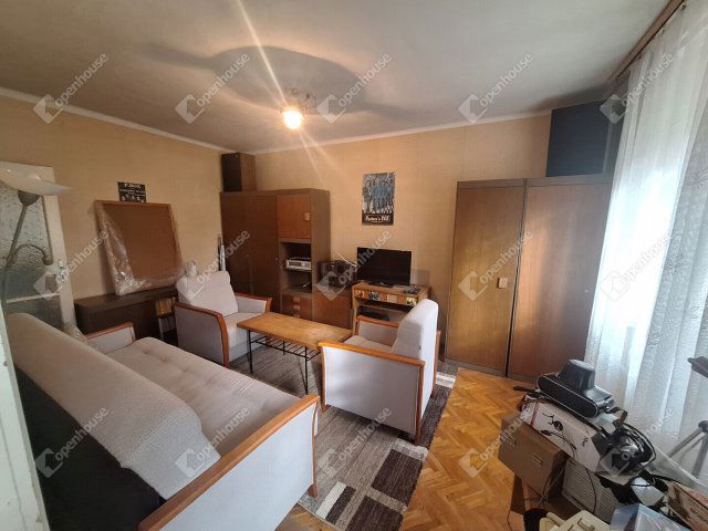 Eladó téglalakás, Ajkán 28.5 M Ft, 1+1 szobás