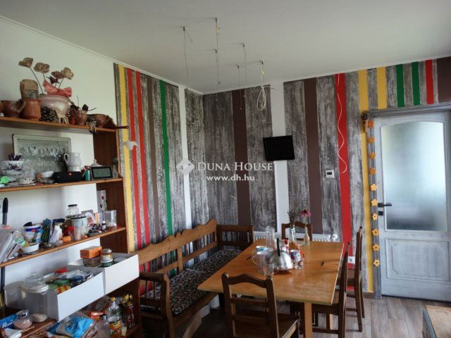 Eladó családi ház, Debrecenben 150 M Ft, 4 szobás
