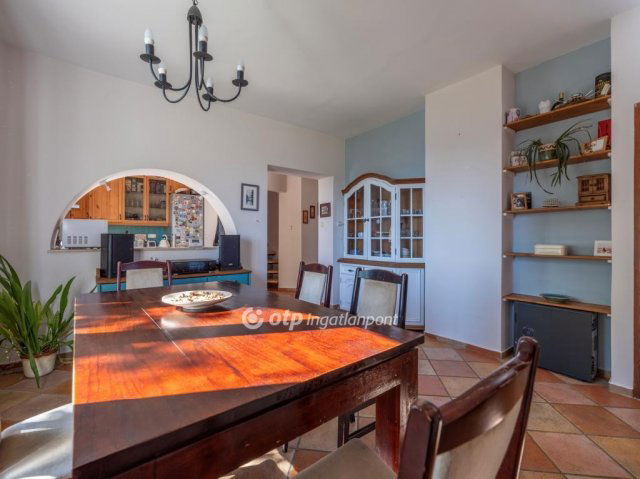 Eladó családi ház, Budakalászon 199 M Ft, 5 szobás