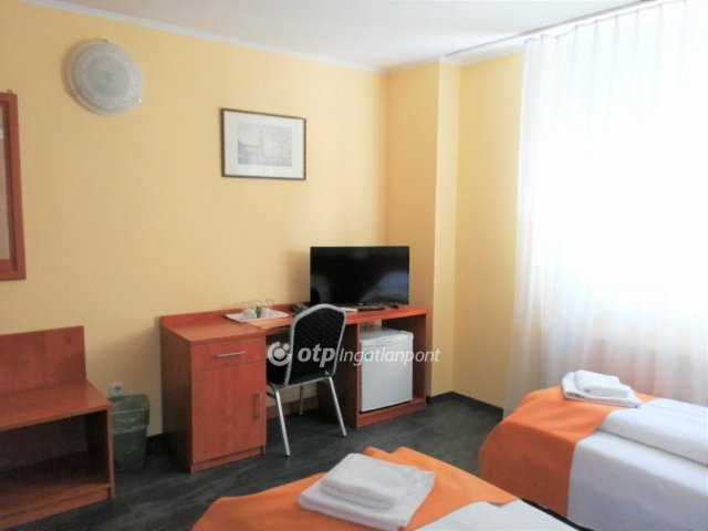 Eladó hotel, Budapesten, VIII. kerületben 2587.5 M Ft