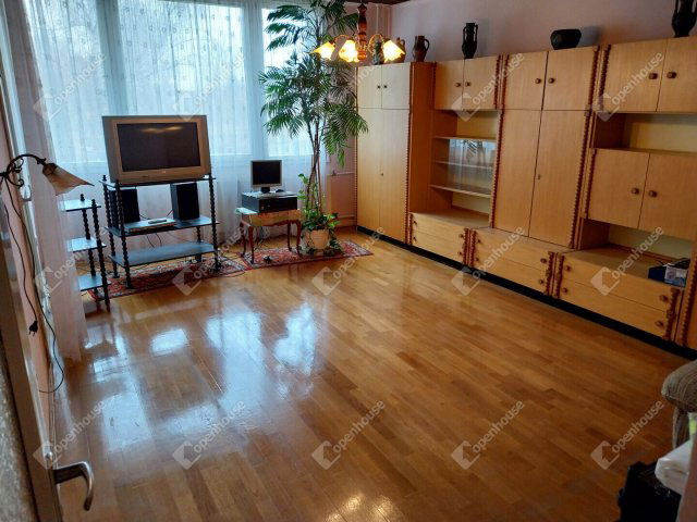 Eladó panellakás, Kőszegen 34 M Ft, 3 szobás