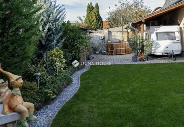 Eladó családi ház, Dunakeszin 193 M Ft, 5 szobás
