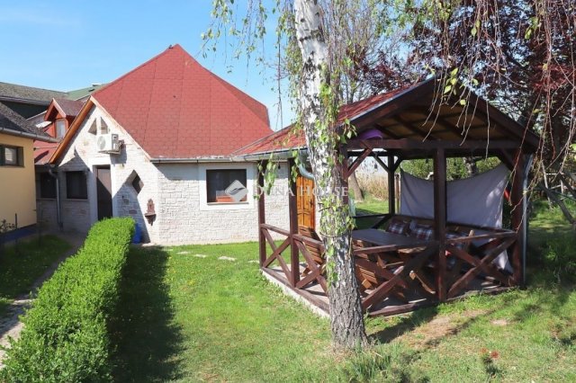 Eladó nyaraló, Fonyódon 269 M Ft, 5 szobás