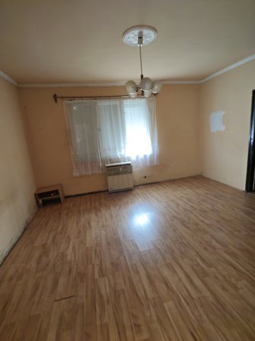 Eladó családi ház, Kisaron 8 M Ft, 2 szobás