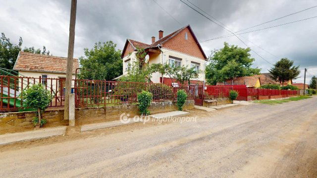 Eladó családi ház, Újfehértón 45 M Ft, 2 szobás