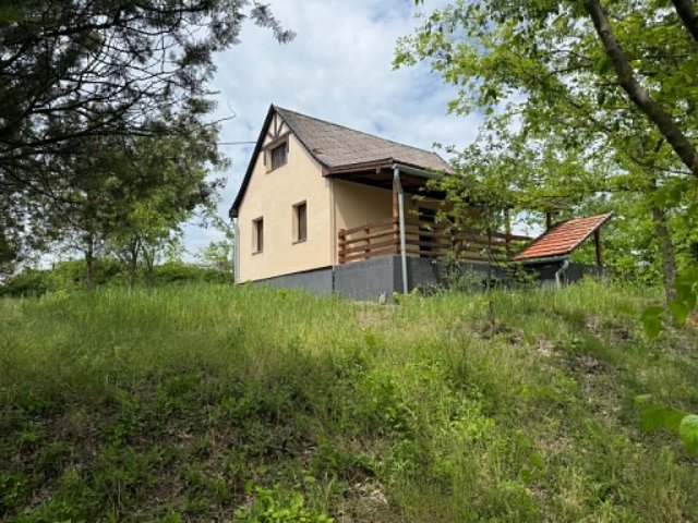 Eladó nyaraló, Hosszúpályin 19.999 M Ft, 2 szobás
