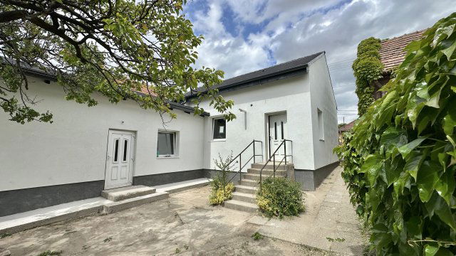 Eladó családi ház, XVIII. kerületben, Deák Ferenc utcában