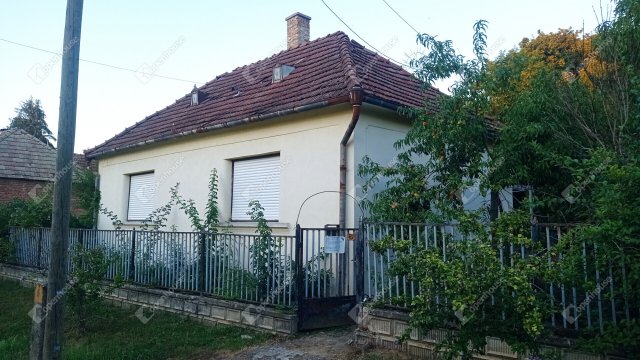 Eladó családi ház, Pacsán 7.2 M Ft, 3 szobás