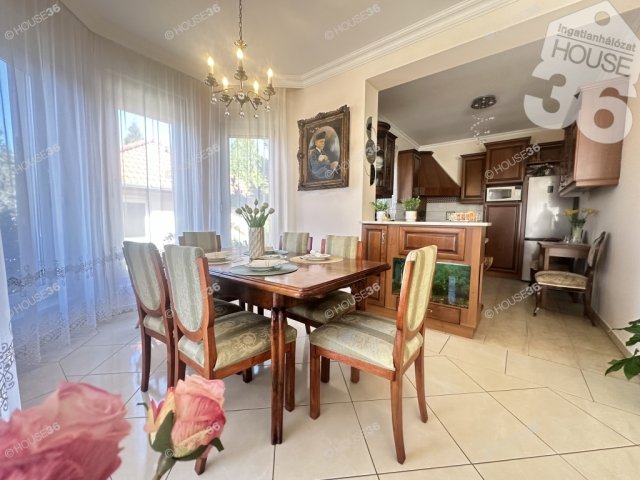 Eladó családi ház, Kecskeméten 139.9 M Ft, 4 szobás