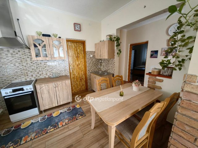 Eladó családi ház, Szeghalmon 49.99 M Ft, 2 szobás