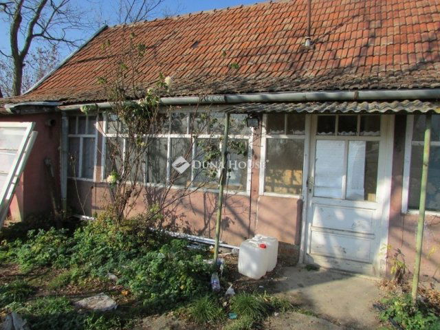 Eladó családi ház, Szentmártonkátán 13.5 M Ft, 3 szobás