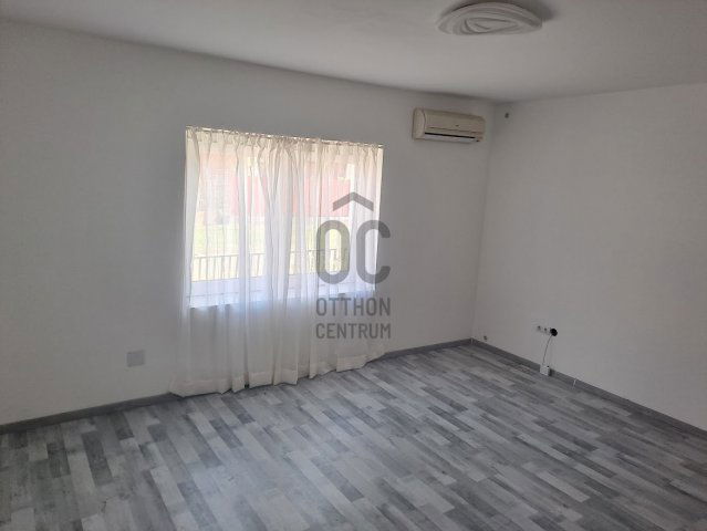 Eladó családi ház, Pákán 22.1 M Ft, 2 szobás