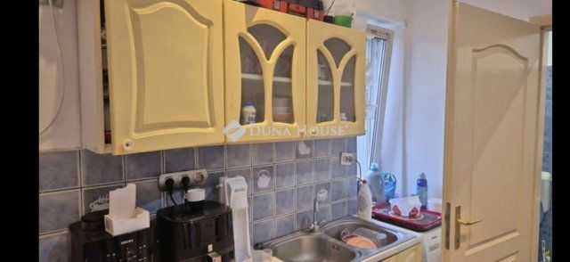 Eladó családi ház, Szegeden 38.2 M Ft, 1 szobás