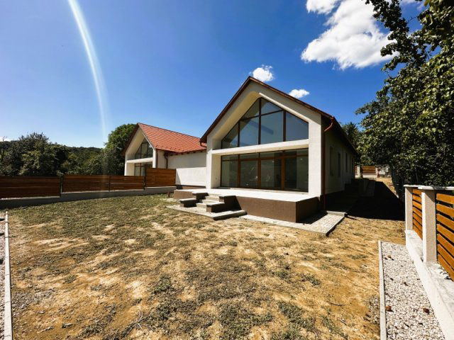 Eladó családi ház, Orfűn 115 M Ft, 4 szobás