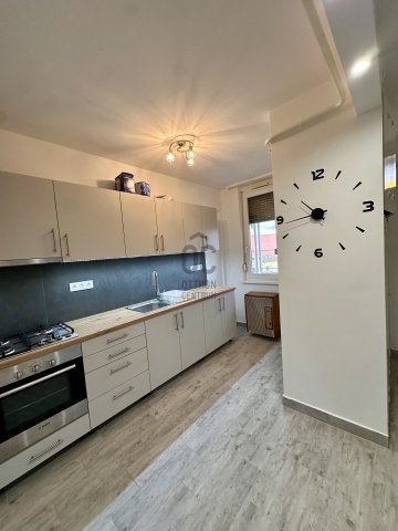 Eladó panellakás, Lentiben 28.5 M Ft, 3 szobás