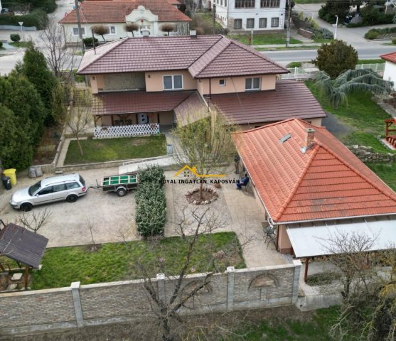 Eladó családi ház, Fonyódon, Szent István utcában 220 M Ft