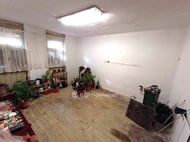 Eladó családi ház, Csongrádon 10.5 M Ft, 2+1 szobás