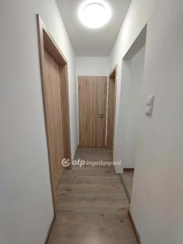 Eladó családi ház, Martonvásáron 87 M Ft, 3 szobás