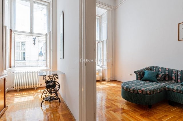 Eladó téglalakás, Budapesten, V. kerületben 215 M Ft, 3 szobás