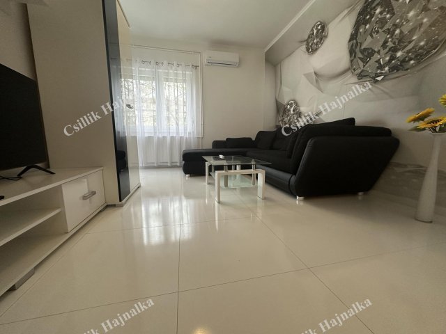 Eladó téglalakás, Szolnokon, Kossuth téren 45 M Ft, 1+1 szobás