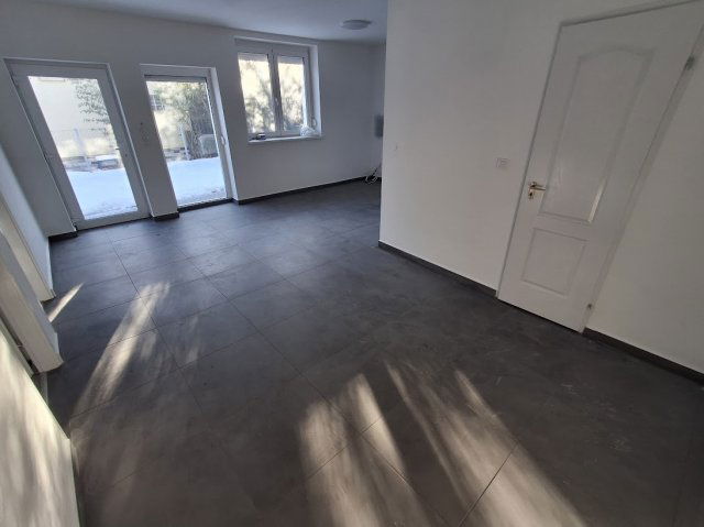 Eladó téglalakás, Abonyban 44.99 M Ft, 3 szobás