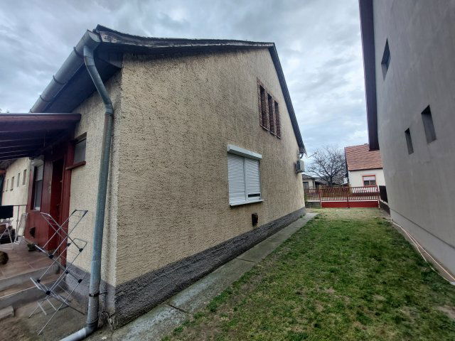 Eladó téglalakás, Jászszentlászlón 16.9 M Ft, 2 szobás