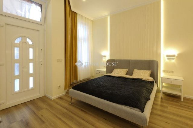 Eladó téglalakás, Budapesten, VIII. kerületben 186 M Ft