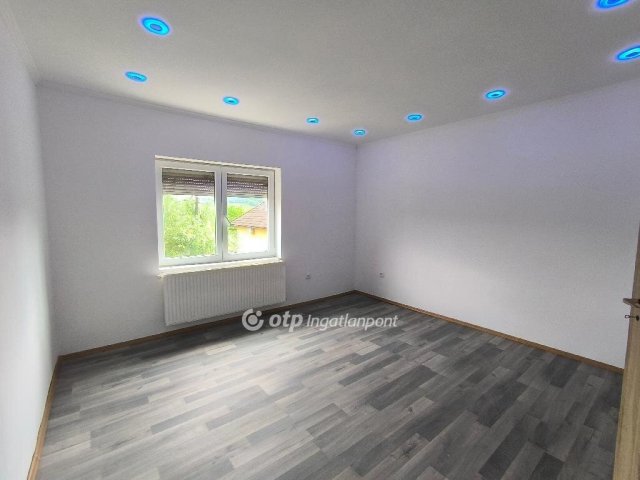 Eladó családi ház, Salgótarjánban 33 M Ft, 5 szobás