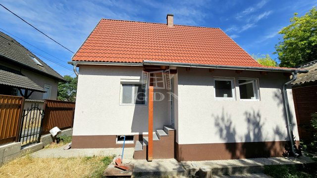 Eladó családi ház, Szigetszentmiklóson 57 M Ft, 3 szobás