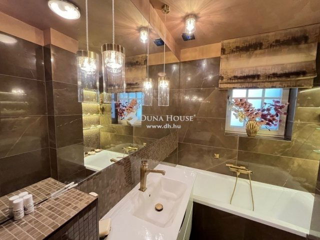 Eladó téglalakás, Budapesten, I. kerületben 239.9 M Ft, 3 szobás