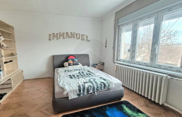 Eladó családi ház, Baján 49.99 M Ft, 5 szobás