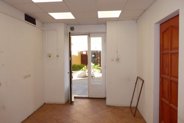 Kiadó üzlethelyiség, Pécsett, Ferencesek utcájában, 1 szobás