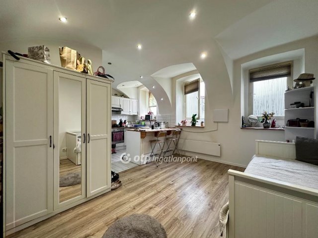 Eladó téglalakás, Budapesten, VII. kerületben 39.9 M Ft