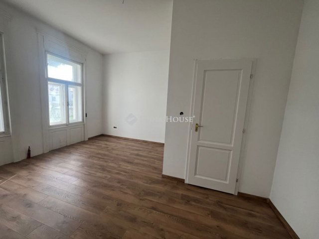 Eladó családi ház, Hosszúhetényen 73 M Ft, 4 szobás