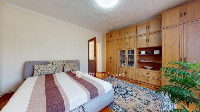 Eladó családi ház, Szirmabesenyőn 89 M Ft, 3+2 szobás