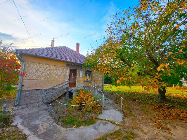 Eladó családi ház, Győrött 82 M Ft, 3 szobás