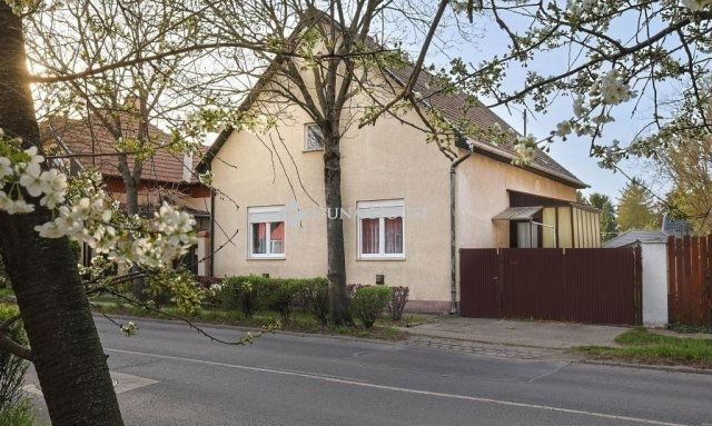 Eladó családi ház, Budapesten, XVI. kerületben 90 M Ft, 3 szobás