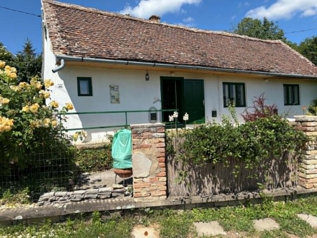 Eladó családi ház, Pécsváradon 21.49 M Ft, 2 szobás
