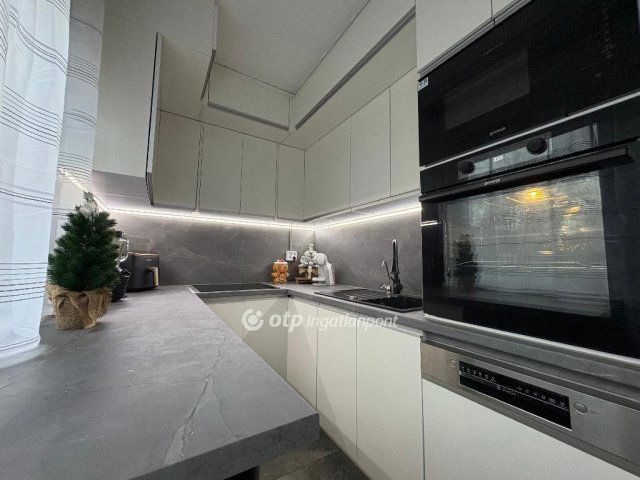 Eladó panellakás, Kecskeméten 55 M Ft, 2+1 szobás