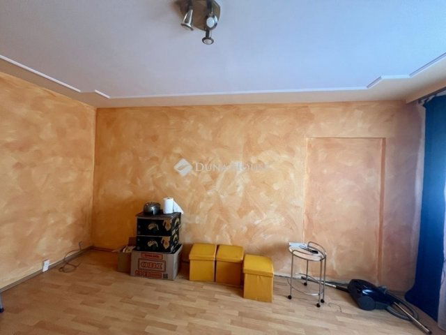 Eladó panellakás, Szegeden 45 M Ft, 1+2 szobás