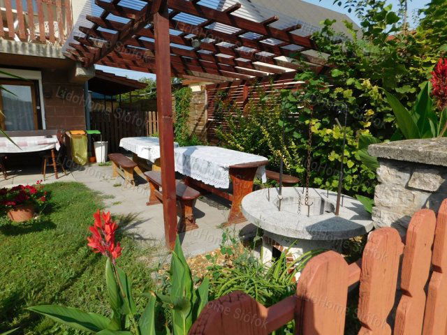 Eladó családi ház, Zamárdiban 128.5 M Ft, 6+2 szobás