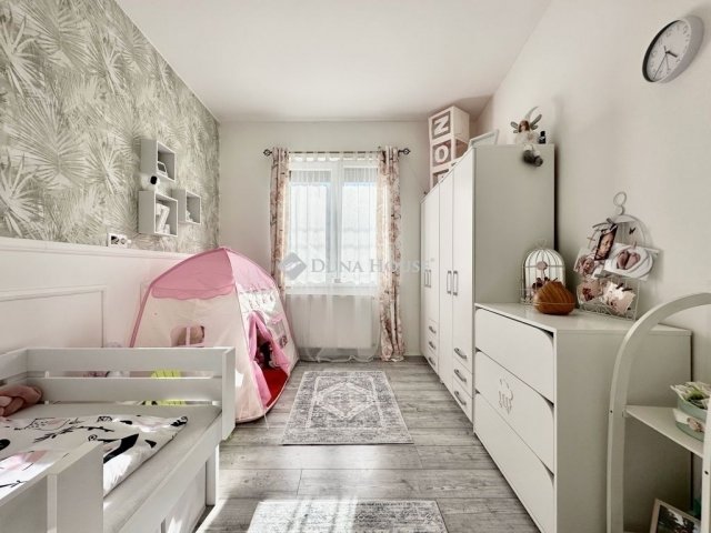 Eladó családi ház, Pécsett 115 M Ft, 4 szobás