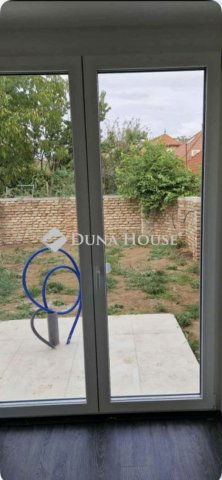Eladó téglalakás, Pécsett 41.9 M Ft, 2 szobás